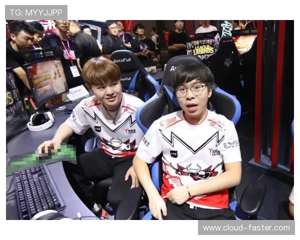 JDG战队在世界冠军杯积分榜上以64分稳居首位，展现强劲实力