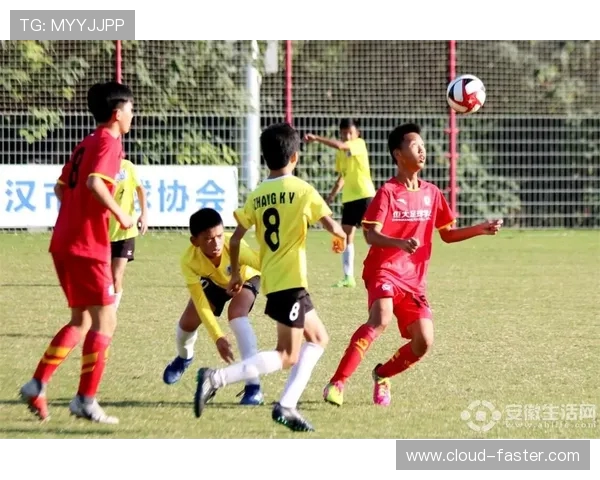 打造世界级足球俱乐部的成功之路：从青训到国际荣耀的全方位发展策略